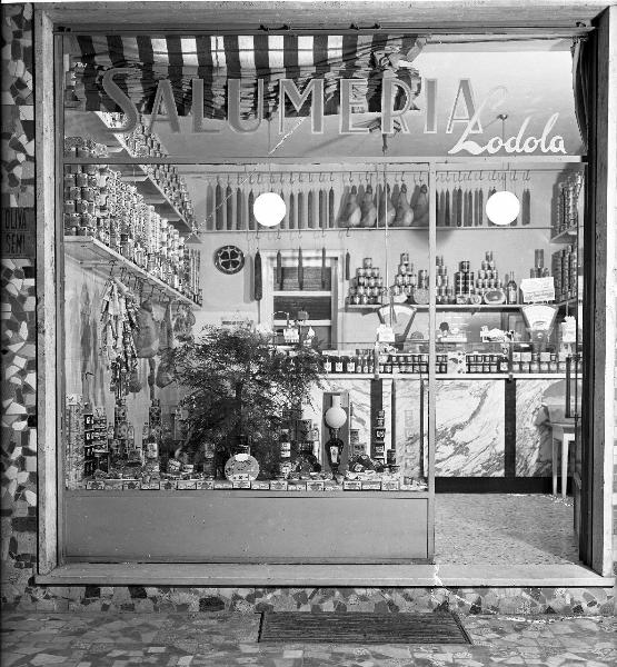 Pavia - negozio - Panificio Ghezzi - vetrine