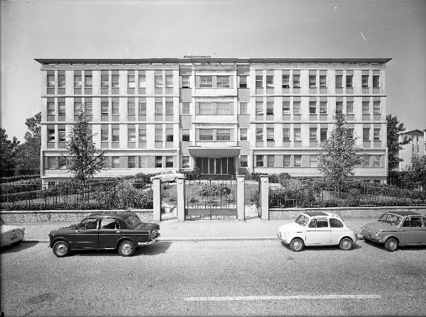 Pavia - Via Parco Vecchio 27 - Casa di Cura Città di Pavia - edificio - facciata