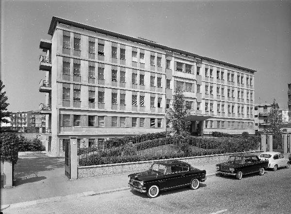 Pavia - Via Parco Vecchio 27 - Casa di Cura Città di Pavia - edificio - facciata