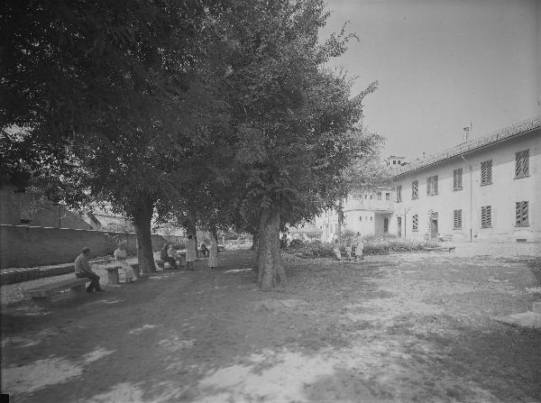 Pavia - Piazza Borromeo - Istituto Santa Margherita - parco