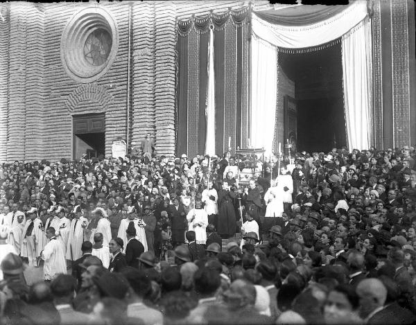 Pavia - chiesa - Cattedrale - corteo - traslazione dell'urna con le spoglie di S. Agostino