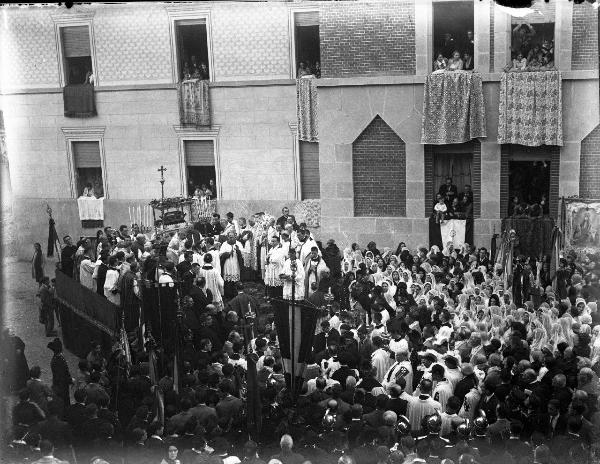 Pavia - chiesa - Cattedrale - corteo - traslazione dell'urna con le spoglie di S. Agostino