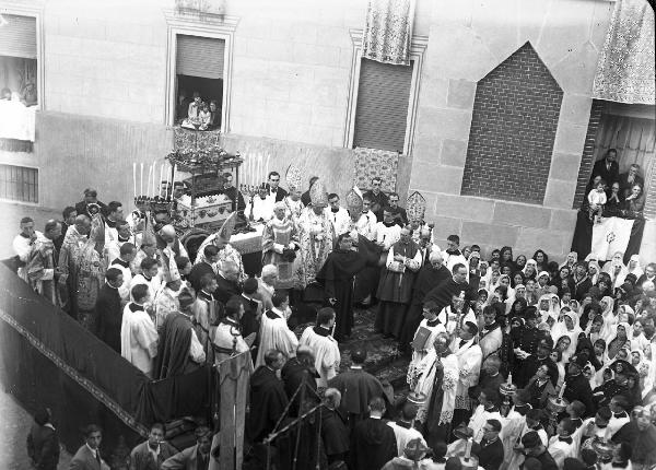 Pavia - chiesa - Cattedrale - corteo - traslazione dell'urna con le spoglie di S. Agostino