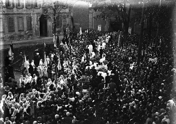 Pavia - chiesa - Cattedrale - corteo - traslazione dell'urna con le spoglie di S. Agostino