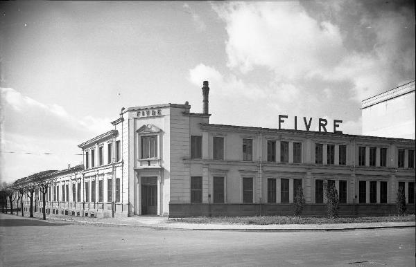 Pavia - piazza Dante - Fivre (Fabbrica Italiana Valvole Radio Elettriche) - Facciata Stabilimento