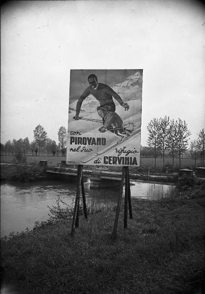 Pavia (?) - Strada Statale dei Giovi per Milano (?) - Cartellone pubblicitario