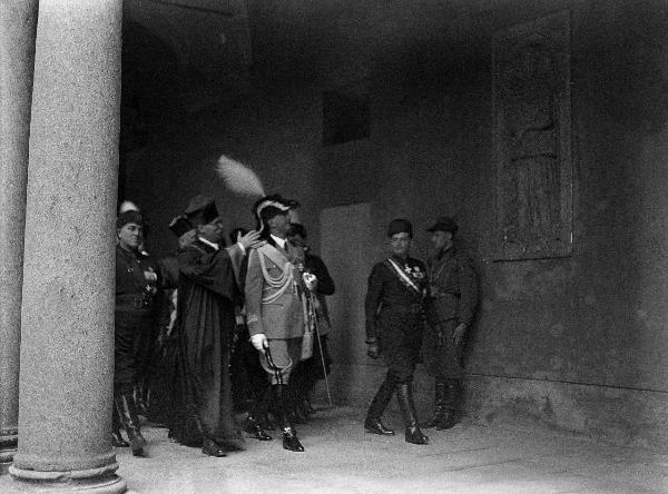 Pavia - corso Vittorio Emanuele (Strada Nuova) - Università - palazzo centrale - visita principe Umberto II di Savoia