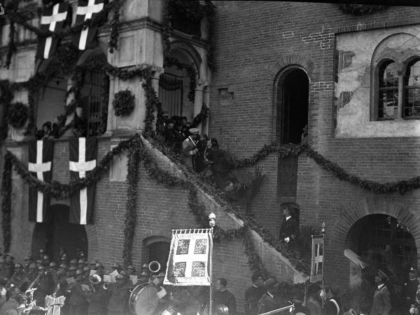 Pavia - piazza Grande (della Vittoria) - Broletto - visita principe Umberto II di Savoia