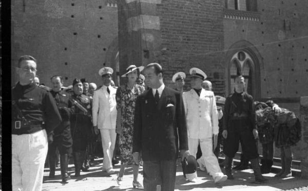 Pavia - Castello Visconteo - mostra Tranquillo Cremona - visita del principe Umberto II di Savoia e di Maria Josè del Belgio