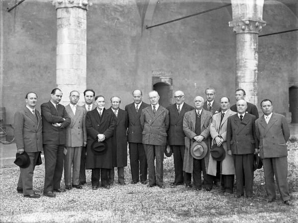 Pavia - Gruppo - Congresso dei Farmacisti - Castello visconteo