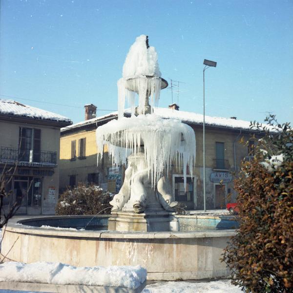 Corbetta - Piazza del Popolo - Fontana