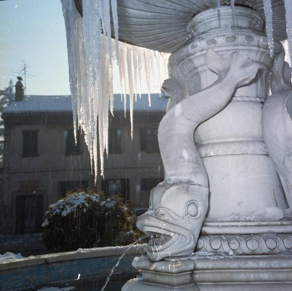 Corbetta - Piazza del Popolo - Fontana