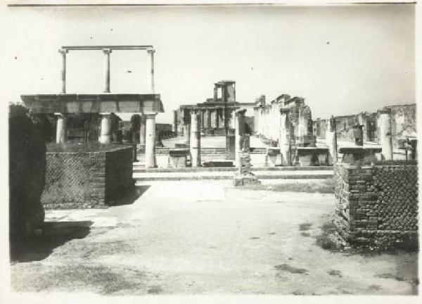 Sito archeologico - Pompei - Foro e Basilica