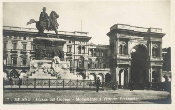 Milano - Galleria e Monumento a Vittorio Emanuele II