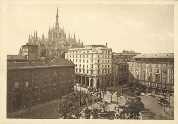 Milano - Piazza Fontana e Duomo