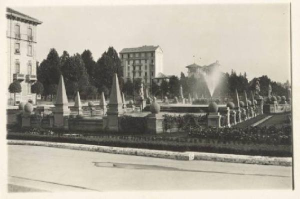 Milano - Piazzale Giulio Cesare - Fontana delle Quattro Stagioni