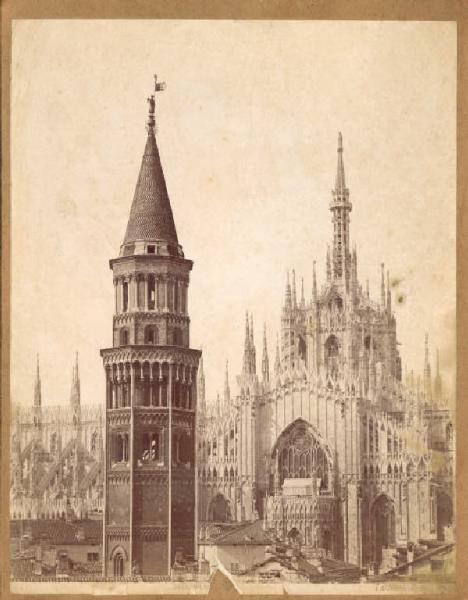 Milano - Campanile della chiesa di S. Gottardo in Corte e Duomo