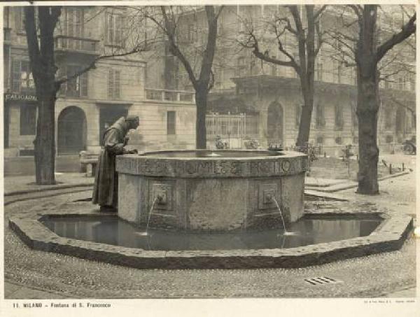 Fontana - Fontana di S. Francesco - Giannino Castiglioni - Milano - Piazza S. Angelo