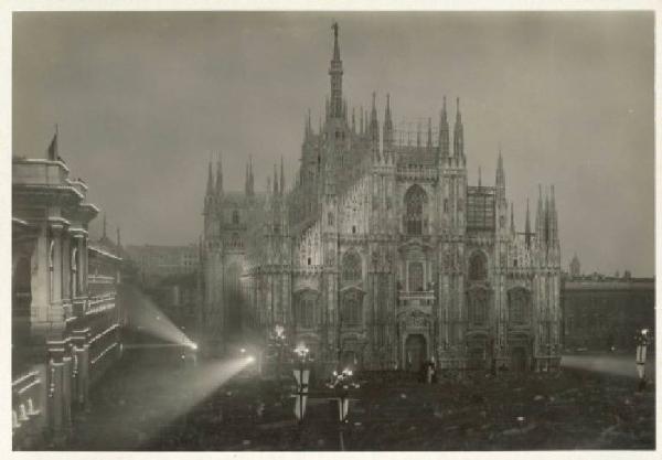 Milano - Piazza del Duomo / Milano - Duomo - Illuminazione notturna