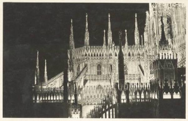 Milano - Duomo - Particolare / Milano - Duomo - Illuminazione notturna