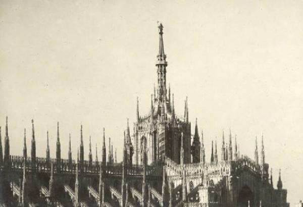 Milano - Duomo - Tiburio e guglia maggiore