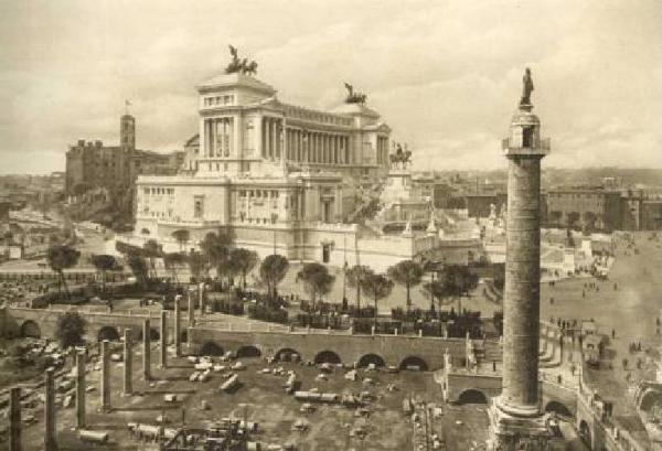 Roma - Monumento a Vittorio Emanuele II o Vittoriano e Foro Traiano