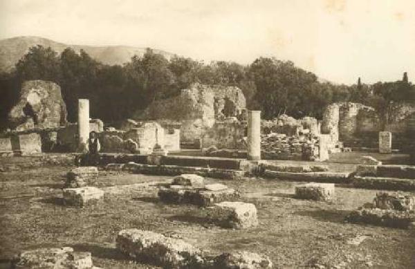 Sito archeologico - Tivoli - Villa Adriana - Peristilio Imperiale