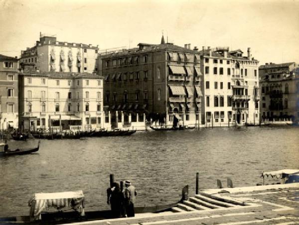 Venezia - Canal Grande - Hotel Bretagne - Facciata