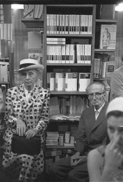Milano - Libreria Einaudi - Presentazione di un'antologia del poeta Giacomo Noventa - Due spettatori