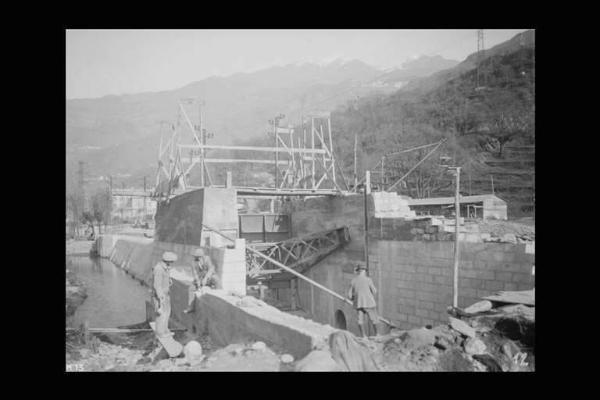 Società Elettrica Cisalpina - Valle Camonica - Cantiere - Chiusa con operai al lavoro