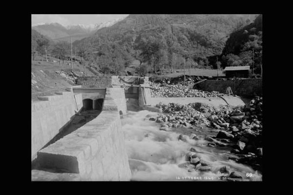 Società Elettrica Cisalpina - Valle Camonica - Cantiere - Opere di canalizzazione - Argini in pietra
