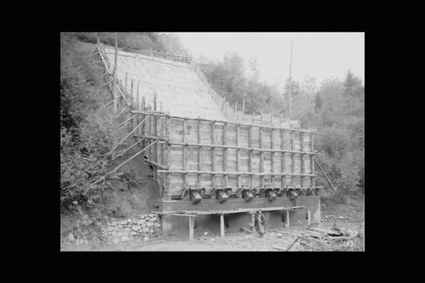 Società Edison - Piancogno - Cantiere - Opere di canalizzazione - Consolidamento del fianco di una montagna