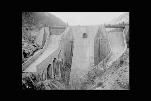 Società Edison - Torrente Poglia - Diga - Lato visto da valle