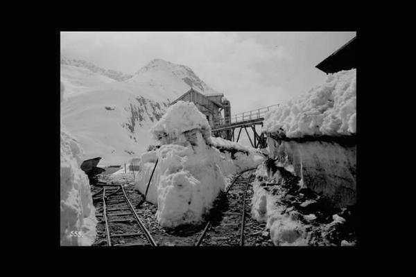 Società Edison - Valle Camonica - Cantiere - Binari con neve