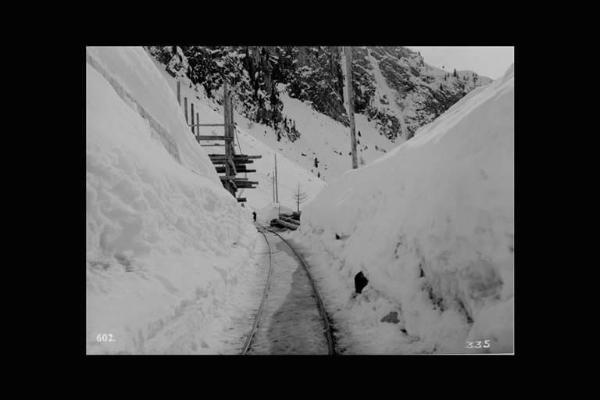 Società Edison - Cedegolo - Centrale idroelettrica Cedegolo II - Cantiere - Binari con neve