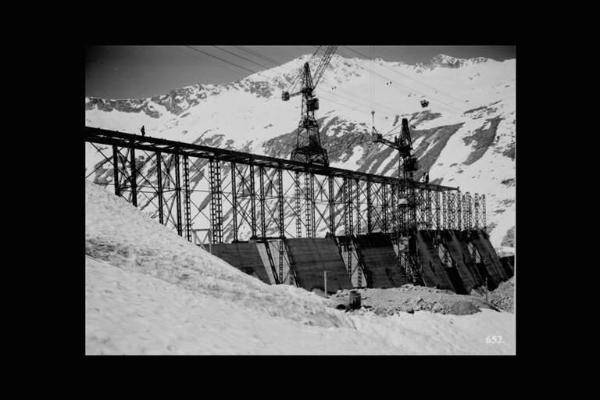 Società Edison - Lago Pantano d'Avio - Diga - Cantiere - Struttura portante metallica