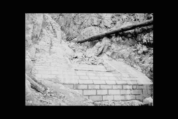Società Edison - Valle Camonica - Condotta forzata e opera in muratura su parete rocciosa