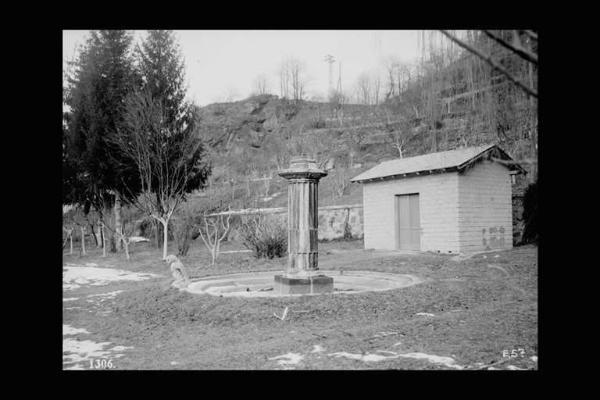 Società Edison - Sonico - Centrale idroelettrica - Edificio secondario con fontana