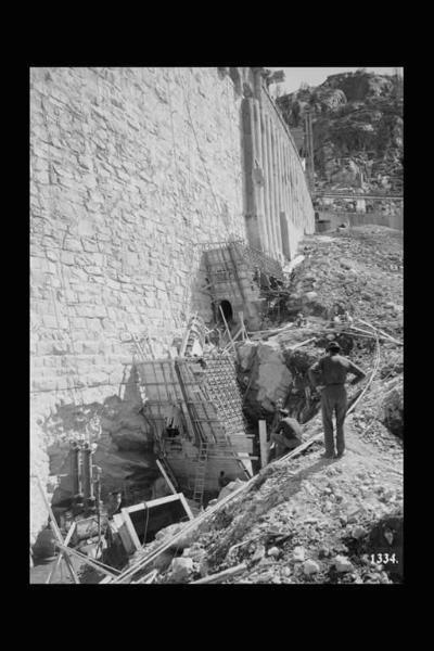 Società Edison - Lago d'Arno - Diga - Cantiere - Operai al lavoro