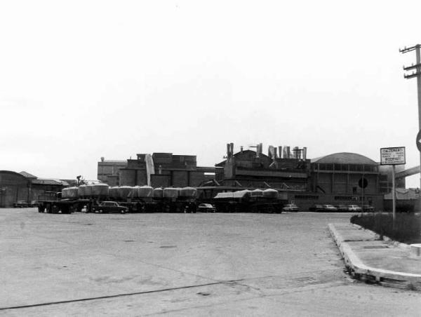 La cementeria. Piazzale e cememteria Italcementi.