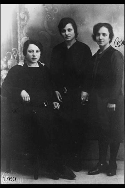 Ritratto di Maria Moscheni, Celestina e Rosa Personeni.