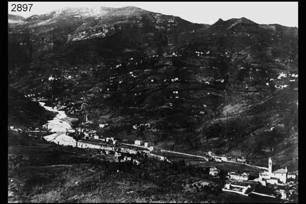 Veduta della valle Imagna dal Santuario della Madonna della Cornabusa. Cartolina.