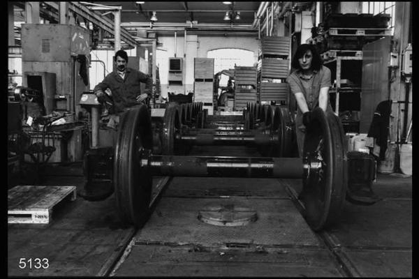 Officina grandi riparazioni FFSS. Tornieria.