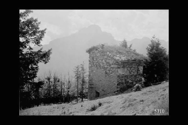 Borno - Orrido di Bogn - Edificio rurale