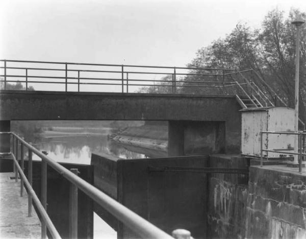 Vizzola - Chiuse dal canale industriale al Ticino.