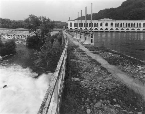 Diga di Panperduto. Fiume Ticino e Canale Villoresi.