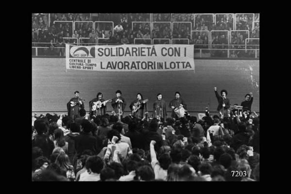 Manifestazione sindacale per le fabbriche in lotta con gli Inti Ilimani.