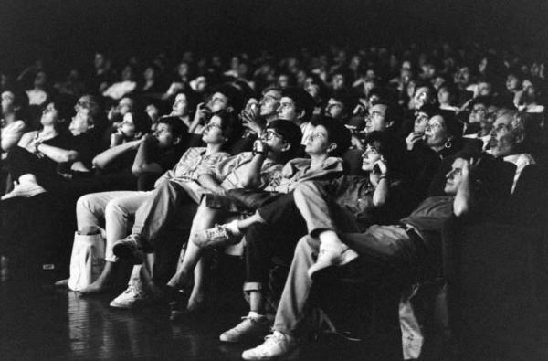 Cinema Apollo: la sala durante una proiezione.