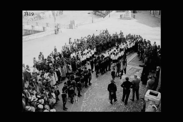 Cividate Camuno - Piazza del Municipio - Saggio ginnico della gioventù fascista