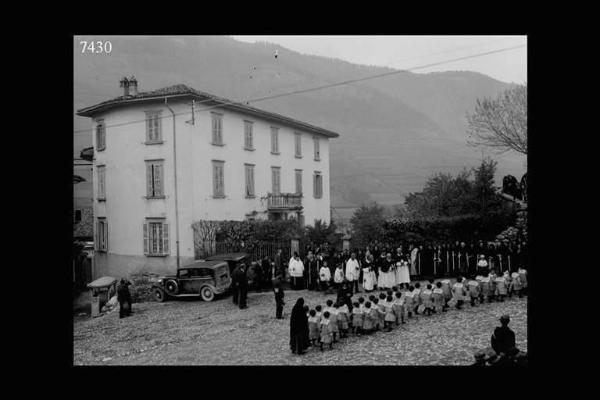 Borno - Funerale Marsigalia - Corteo funebre